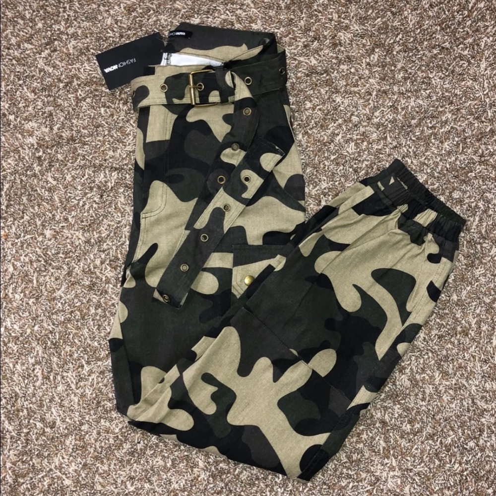 Fashion Nova cargo pants